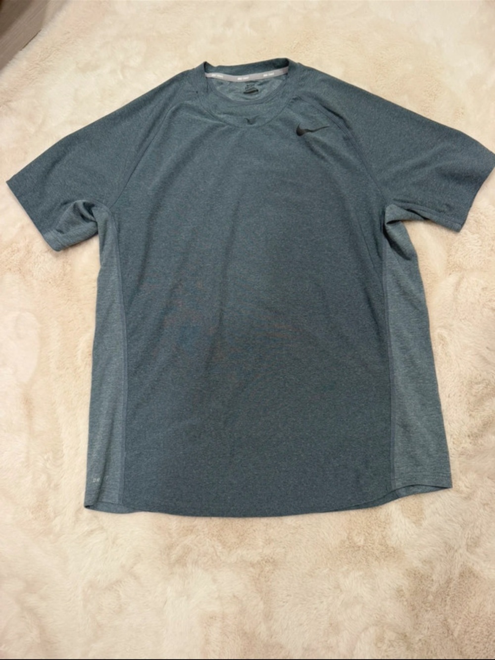 Nike Men’s Short-Sleeve Athletic Tee in Charcoal Gray